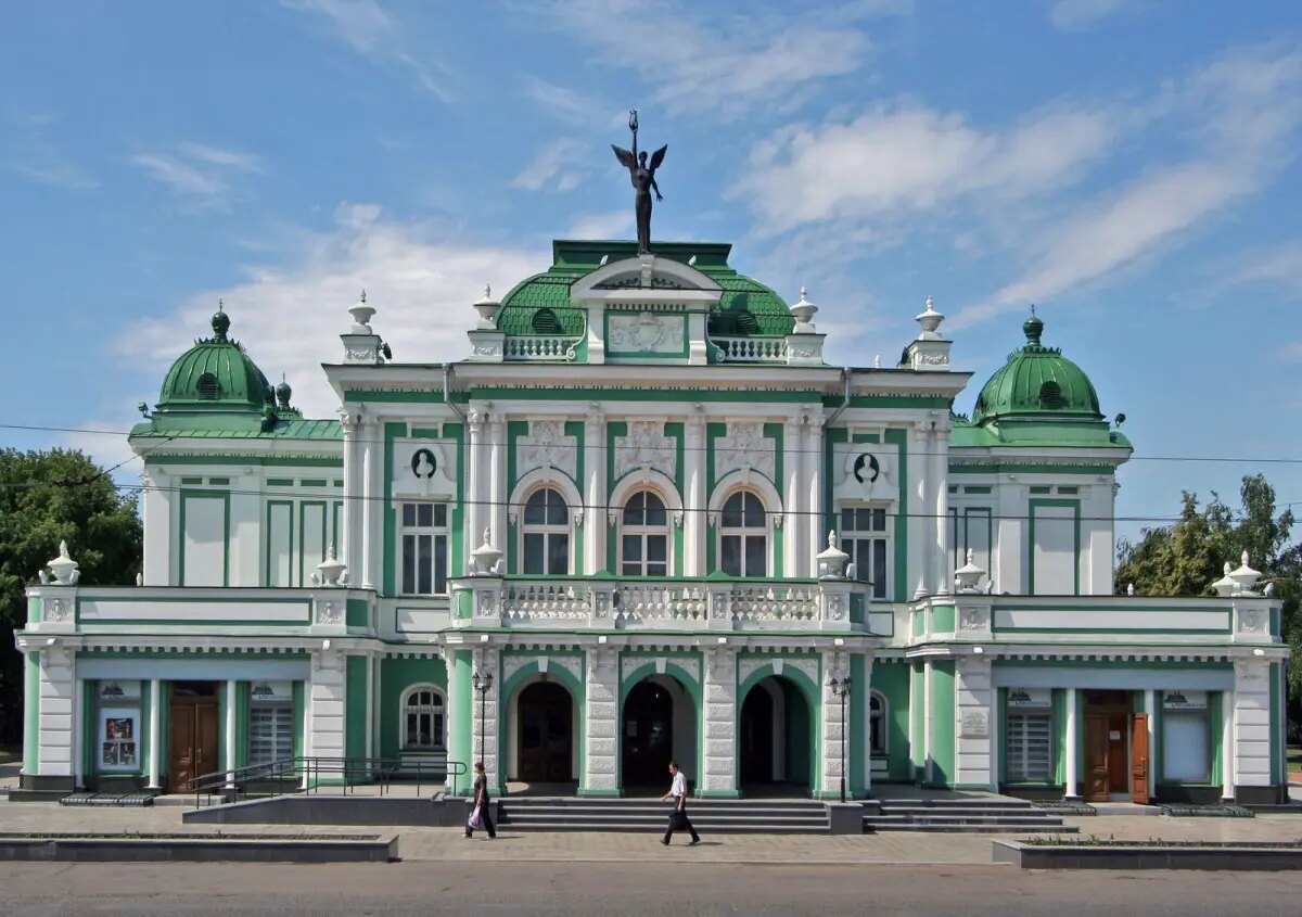 Реальный фасад Омского академического театра драмы. Архивный снимок.