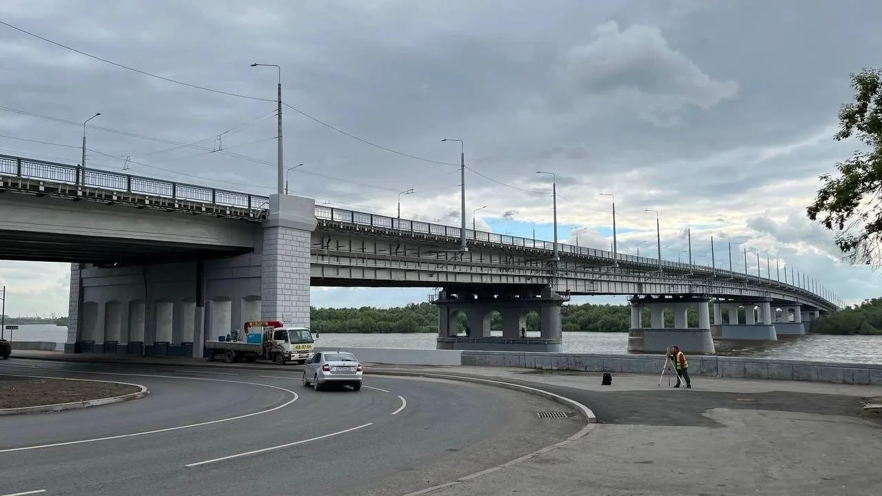 Остановка 1: 📍 Точка 1: Иртышская набережная